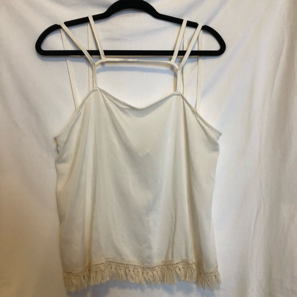 🌼Cute white tank top